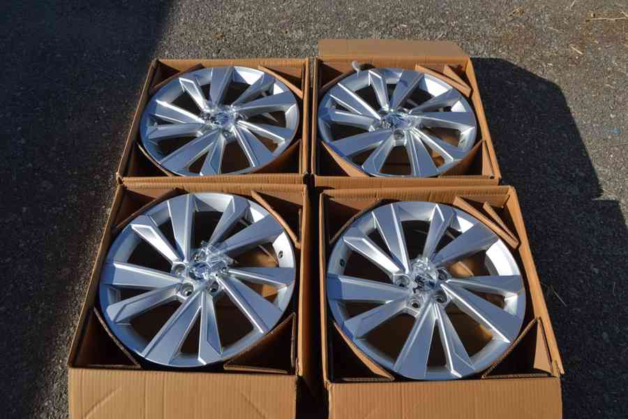 Škoda Fabia IV, VW Polo, S.Ibiza -17 Nové orig.Alu disky - foto 6