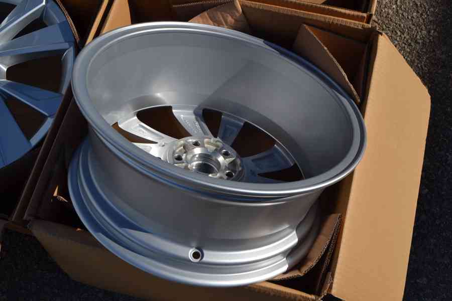 Škoda Fabia IV, VW Polo, S.Ibiza -17 Nové orig.Alu disky - foto 16