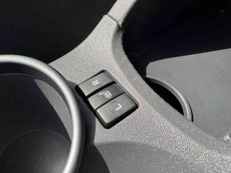 Toyota Verso 1.8i Edition S+ benzín 108kw - foto 23