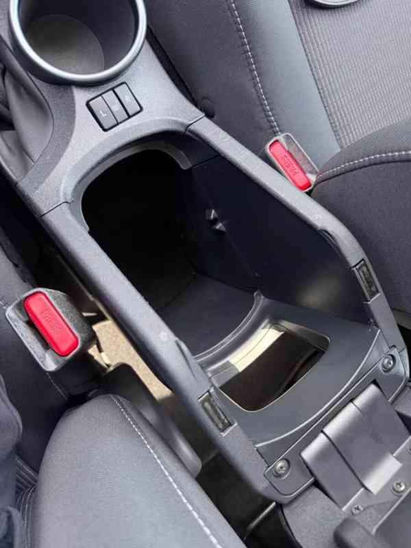 Toyota Verso 1.8i Edition S+ benzín 108kw - foto 6