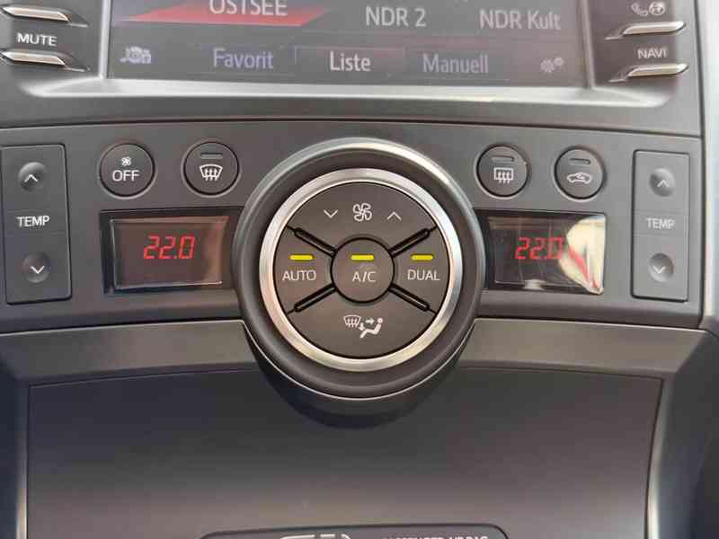 Toyota Verso 1.8i Edition S+ benzín 108kw - foto 29
