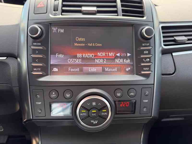 Toyota Verso 1.8i Edition S+ benzín 108kw - foto 28