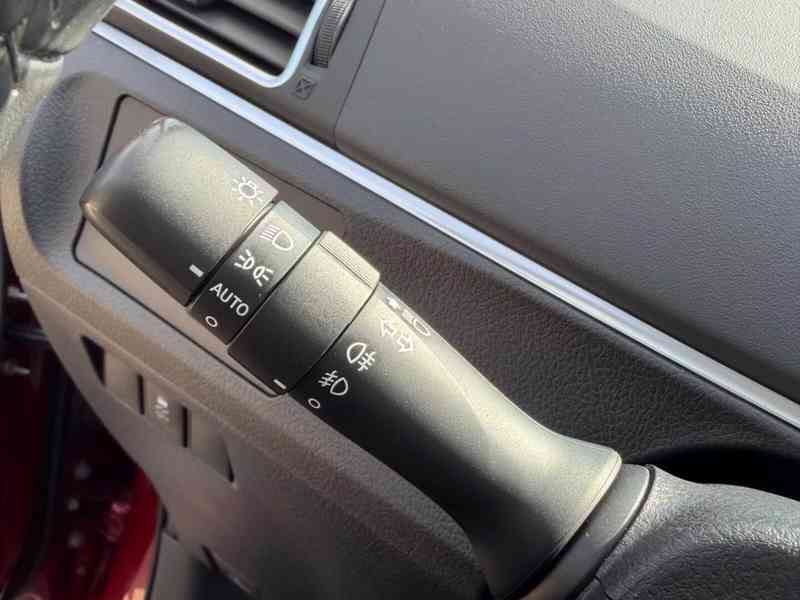 Toyota Verso 1.8i Edition S+ benzín 108kw - foto 9
