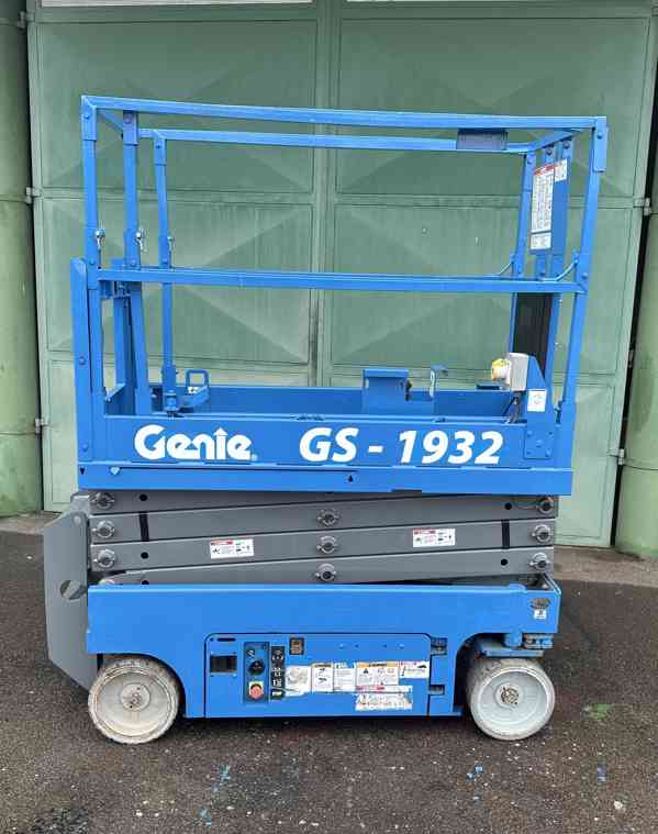 Pracovní nůžková aku plošina Genie GS 1932 - foto 2