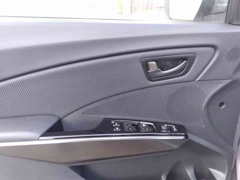 SSANGYONG TIVOLI 1.5 T GDI 4WD ZÁRUKA 1.MAJITEL,ČR,DPH - foto 41