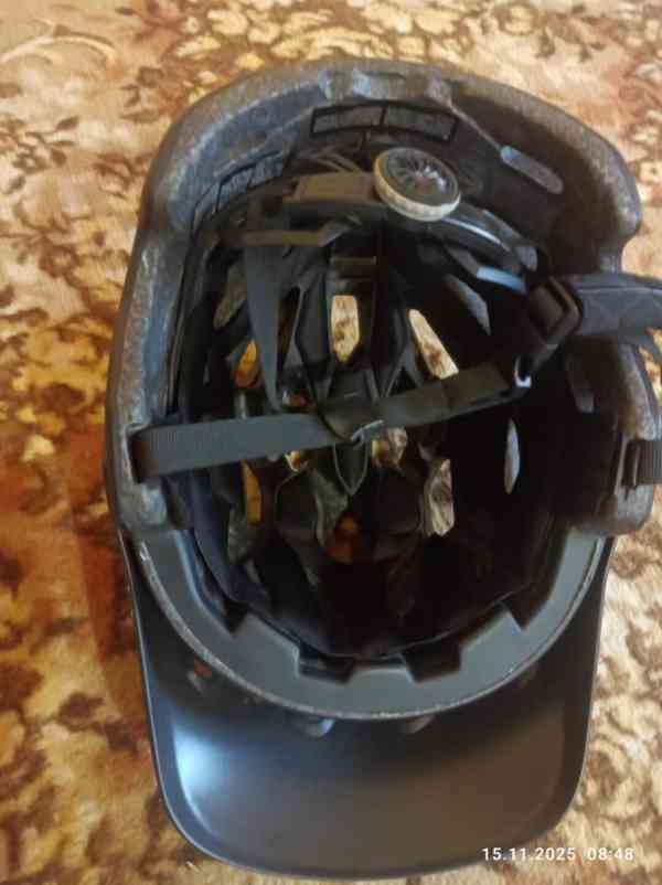 Prodám novou cyklistickou přilbu Cairbull vel .54-58 cm - foto 3