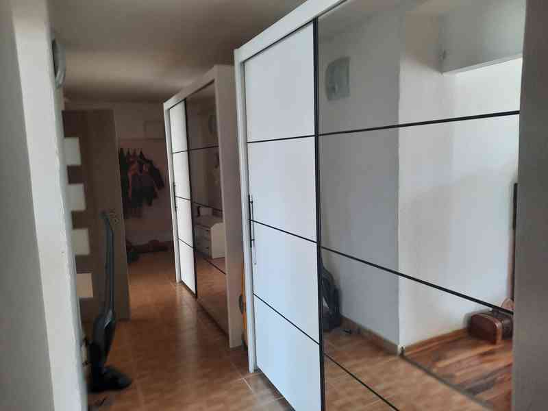 Šatní skříň  - foto 3