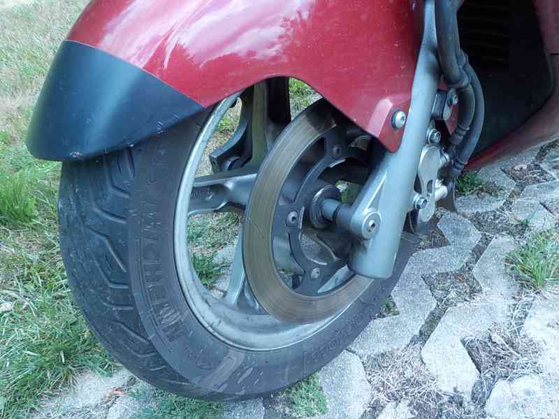 Suzuki Burgman 400 K429 – 24 kW – r. v. 2005 - foto 10