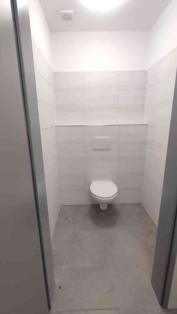 K pronájmu nové komerční prostory v Hevlíně - foto 6