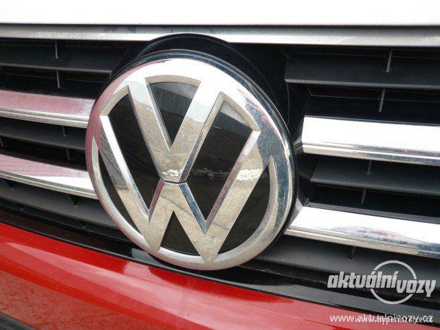 Volkswagen Multivan 2.0, nafta, r.v. 2016, navigace, kůže - foto 5