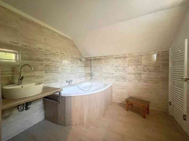 Prodej domu se zahradou, 1 595 m² - Brniště - Velký Grunov - foto 2