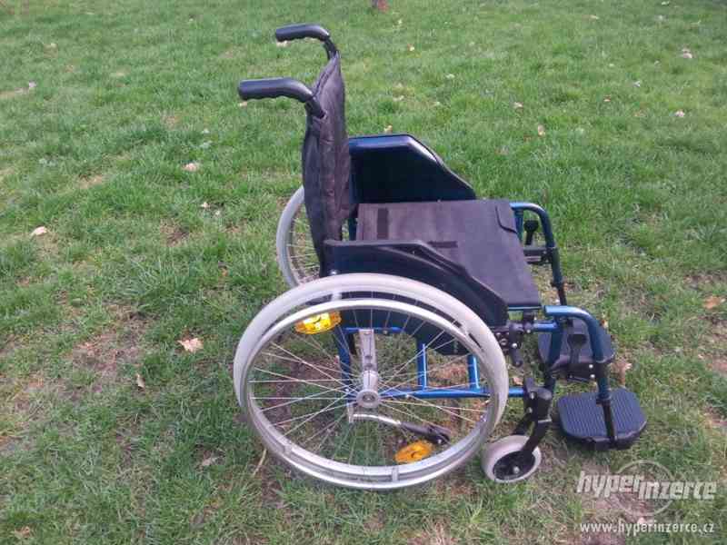 Invalidní vozík - foto 1
