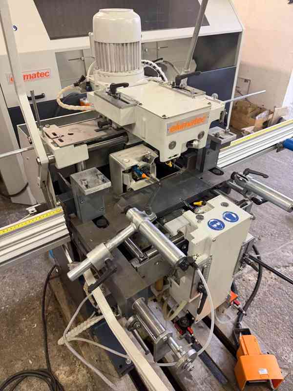 elumatec KF 178 Třívřetenová kopírovací fréza  - foto 4