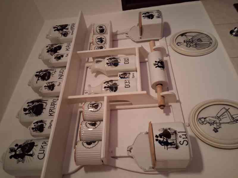 Starožitné porcelánové kořenky  - foto 3