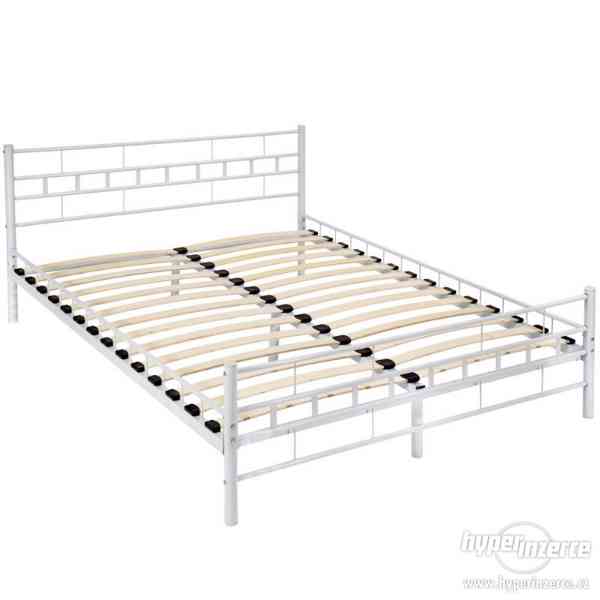 Luxusní kovová postel 140x200 - bílá rovná - foto 3