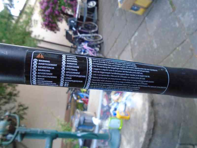 Razor A5 Air Odrážecí koloběžka černá pěkná PC: 2700 Kč - foto 13