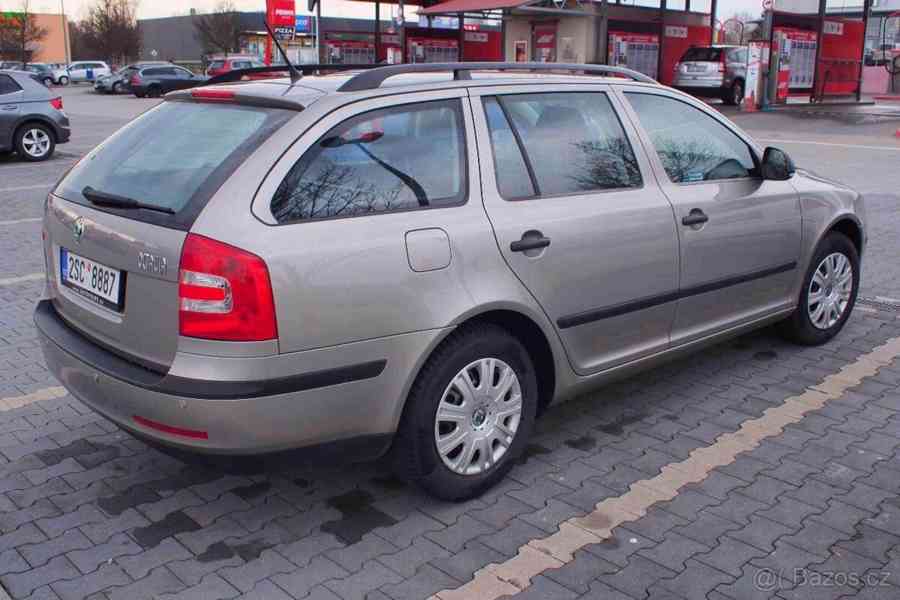 Škoda Octavia 1,6   II serviska, perfektní stav - foto 2
