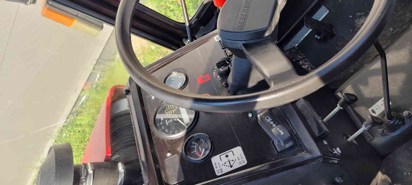 Prodam traktor Belarus 320 z čelní hydravlikou. - foto 8