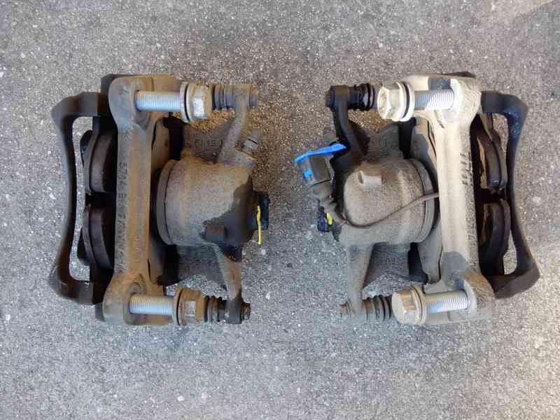 Přední brzdič Škoda - foto 4