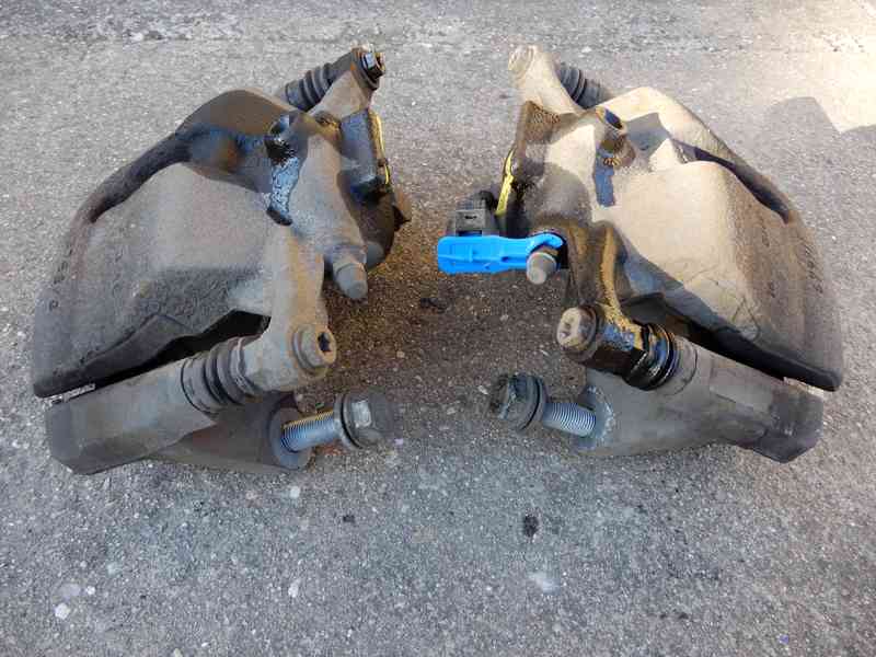 Přední brzdič Škoda - foto 1