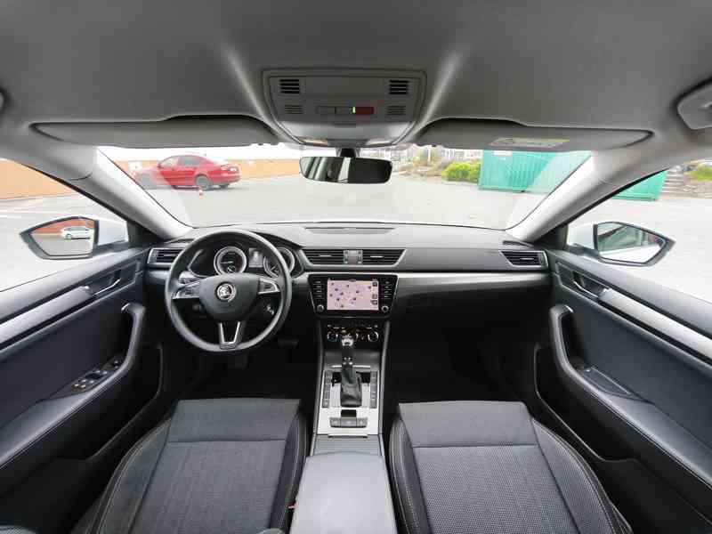 Škoda Superb combi 2.0 TDi,110kW,DSG,ČR,NAVI,DPH,kamera - foto 12