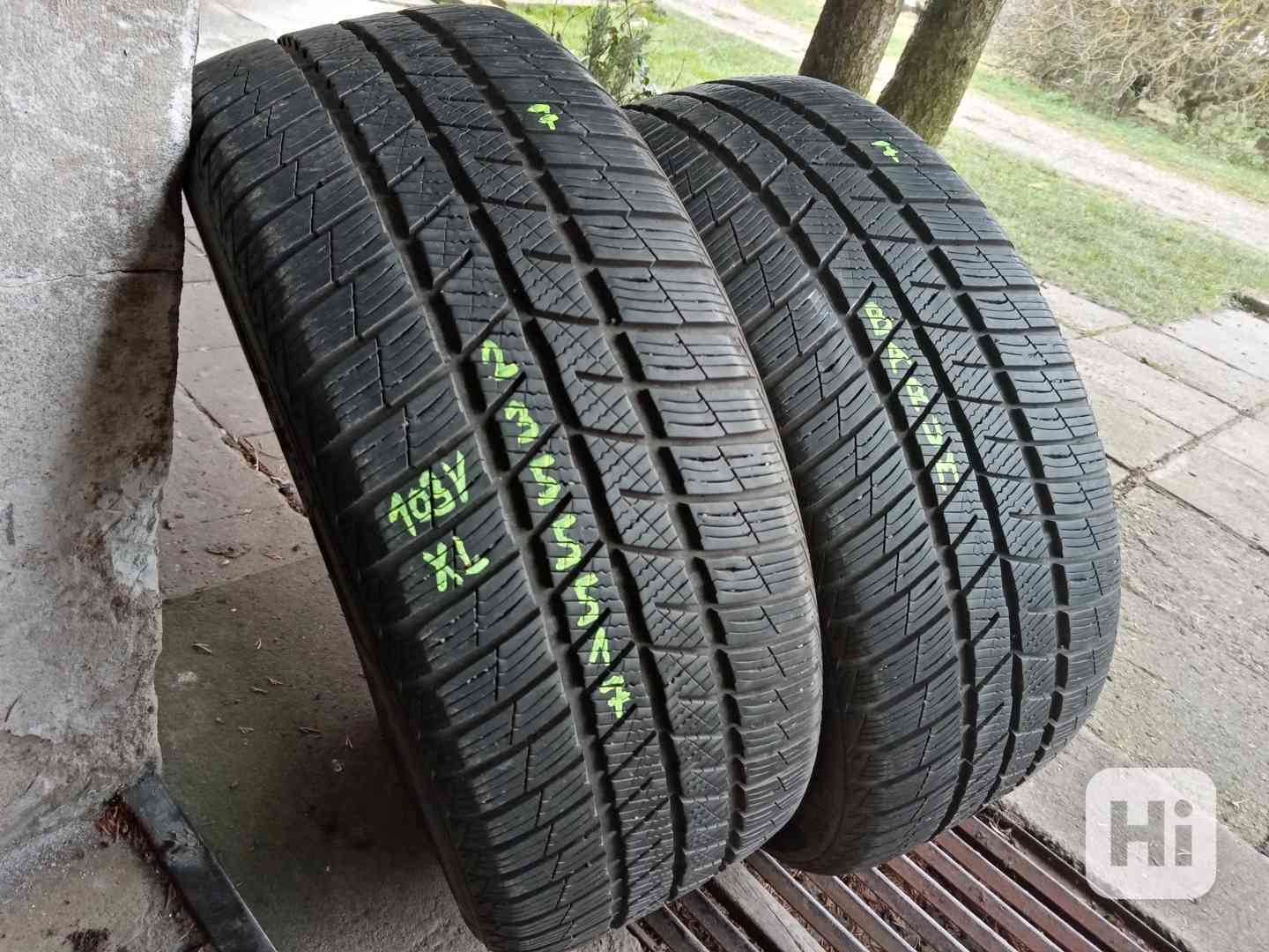 Zimní pneu 2kusy 235/55/17 vzorek 90% BARUM - dobírka možná - foto 1