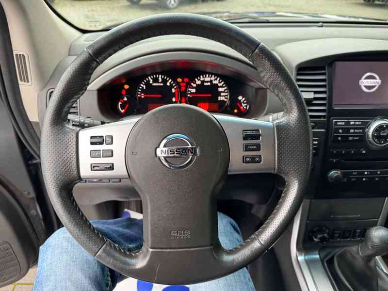 Nissan Pathfinder 2.5 dCi 4x4 Exclusive SE 140kw - foto 18