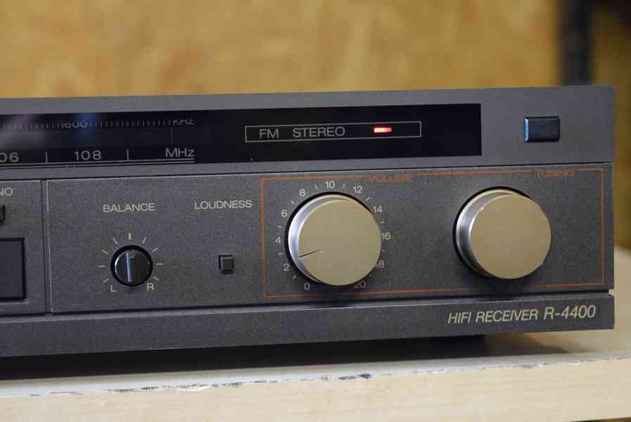 BLAUPUNKT R-4400 VÝBORNÝ VINTAGE STEREO RECEIVER !  - foto 4