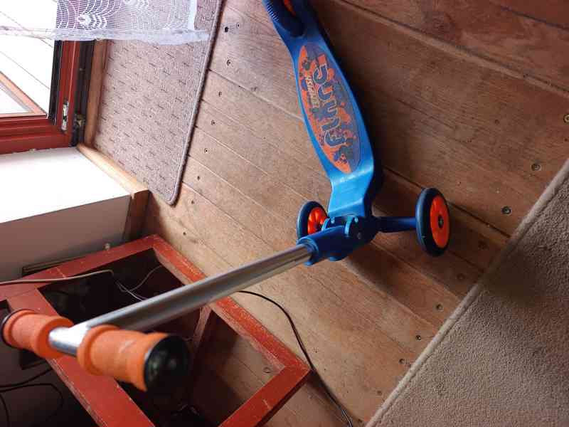 Dětská tříkolka - koloběžka  - foto 2