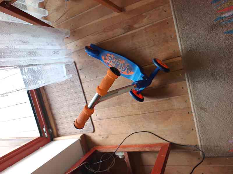 Dětská tříkolka - koloběžka  - foto 3