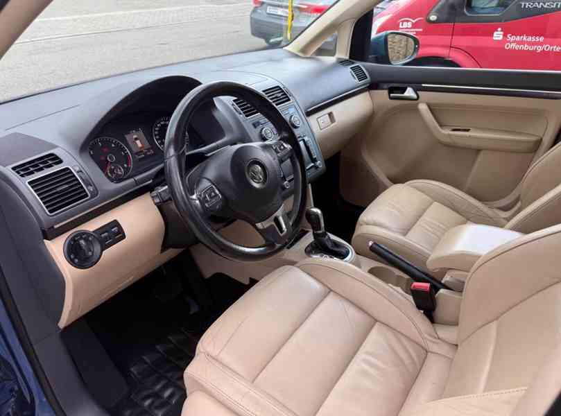 Volkswagen Touran 2,0 TDI Highline DSG 103kw - foto 11