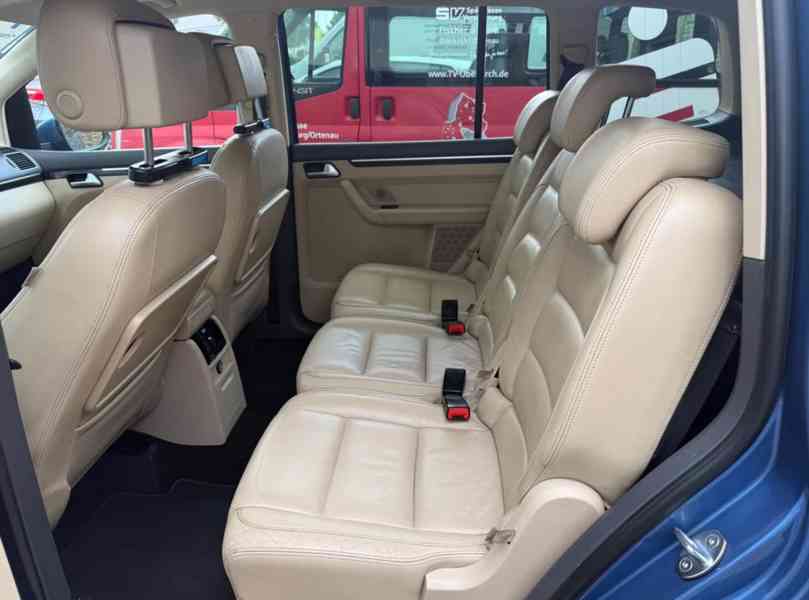 Volkswagen Touran 2,0 TDI Highline DSG 103kw - foto 17