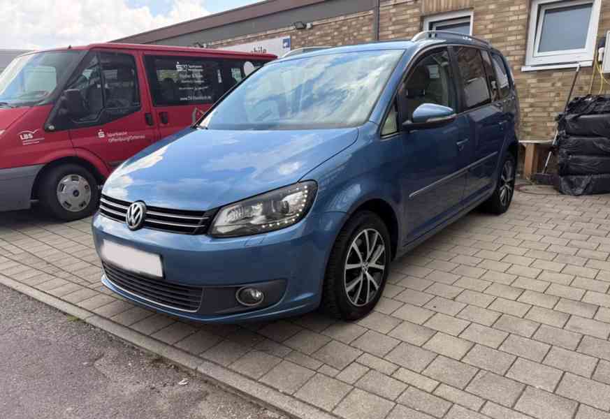 Volkswagen Touran 2,0 TDI Highline DSG 103kw - foto 6