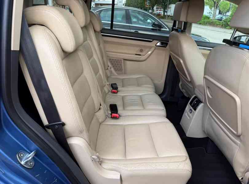 Volkswagen Touran 2,0 TDI Highline DSG 103kw - foto 15