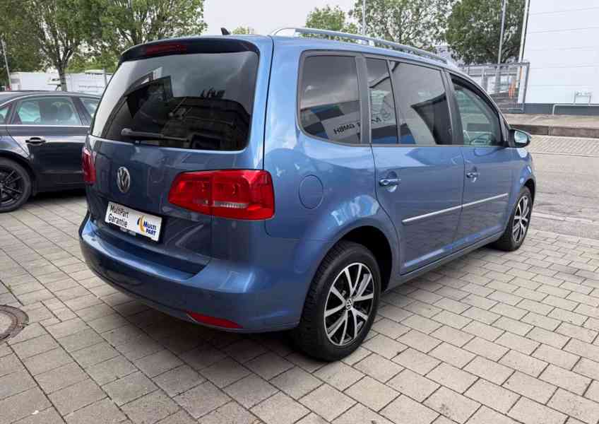 Volkswagen Touran 2,0 TDI Highline DSG 103kw - foto 9