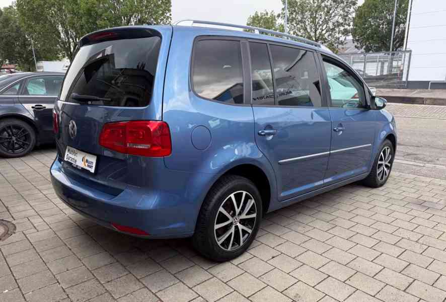Volkswagen Touran 2,0 TDI Highline DSG 103kw - foto 20