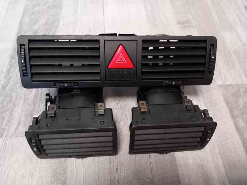 Výdechy, mřížka topení Octavia I - foto 12