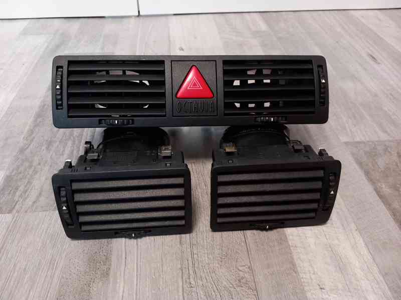 Výdechy, mřížka topení Octavia I - foto 11