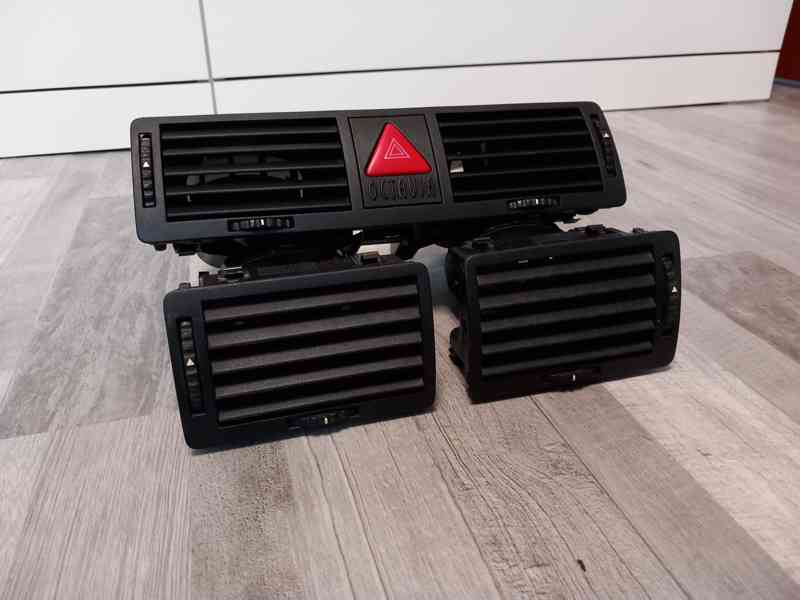 Výdechy, mřížka topení Octavia I - foto 15