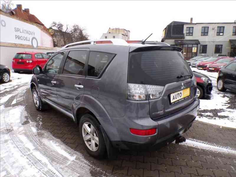 Mitsubishi Outlander 2,4 i AUTOMAT,LPG,TAŽNÉ ZAŘÍZENÍ - foto 3