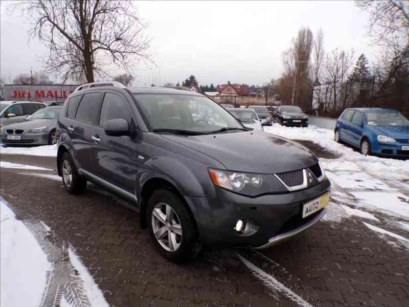 Mitsubishi Outlander 2,4 i AUTOMAT,LPG,TAŽNÉ ZAŘÍZENÍ - foto 1