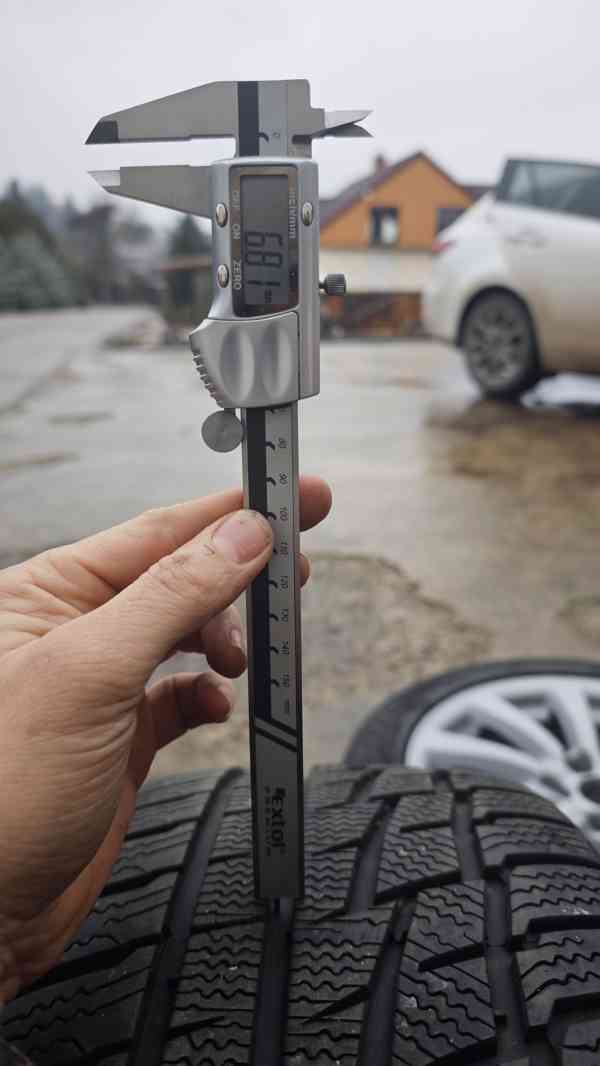 Alu Lexus Is250 (17x8JJ ET45) + zimní pneu Matador - foto 5