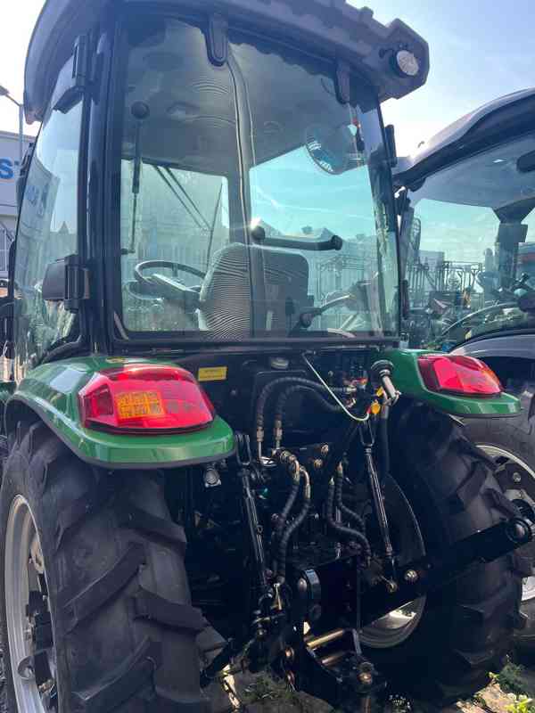 Tauros HX504 s kabinou a čelním nakladačem - foto 6