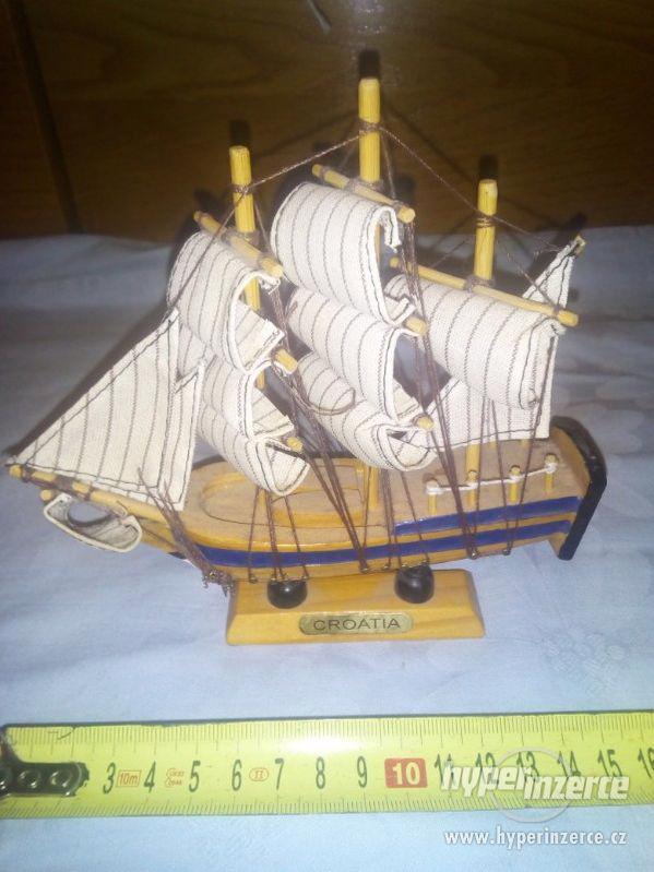 Koráb - historický model lodí - foto 1