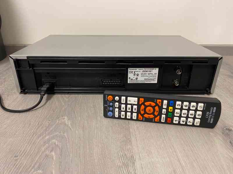 Videorekordér VHS PANASONIC NV-HV50 - foto 5