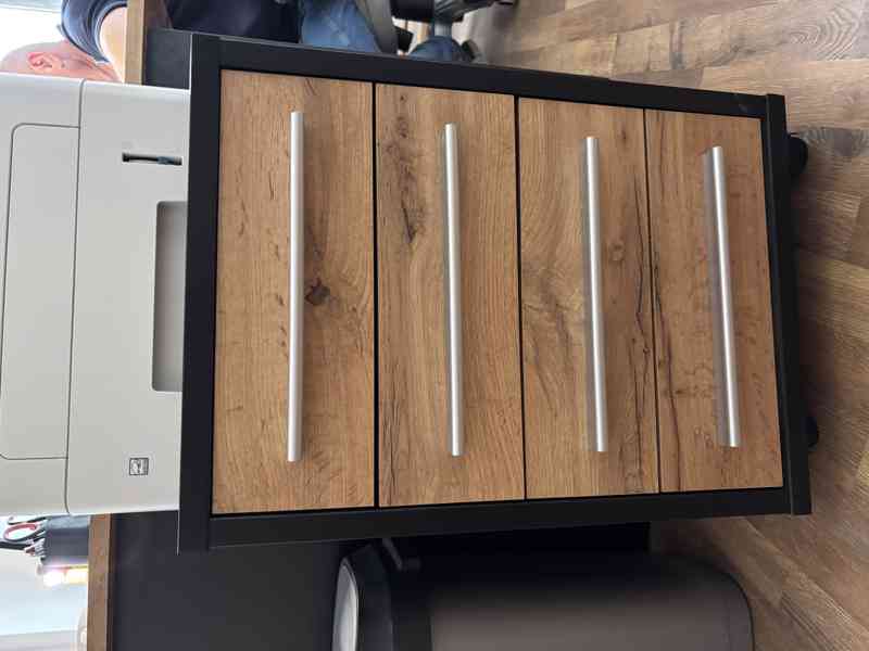 Kancelářské stoly a nábytek - foto 3