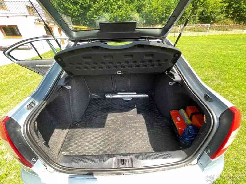 Škoda Octavia 2,0   2 - foto 7