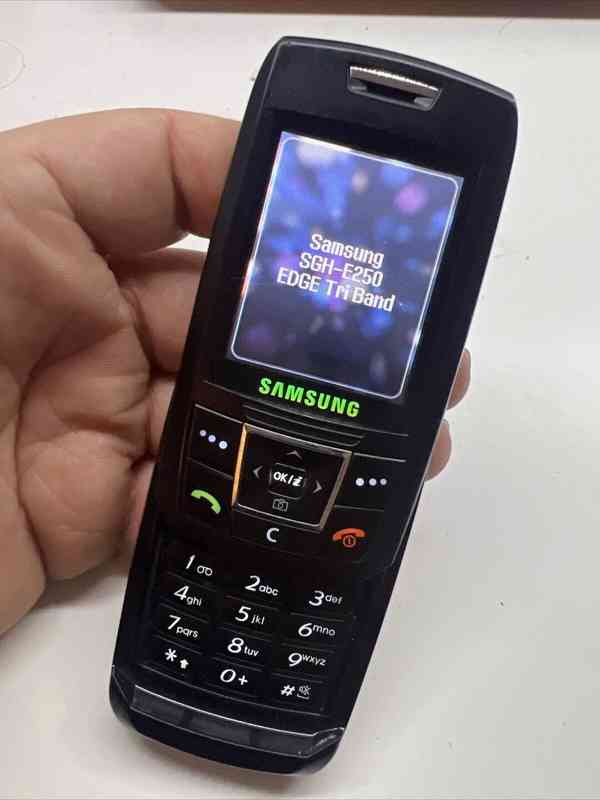 Samsung SGH-E250 - foto 2