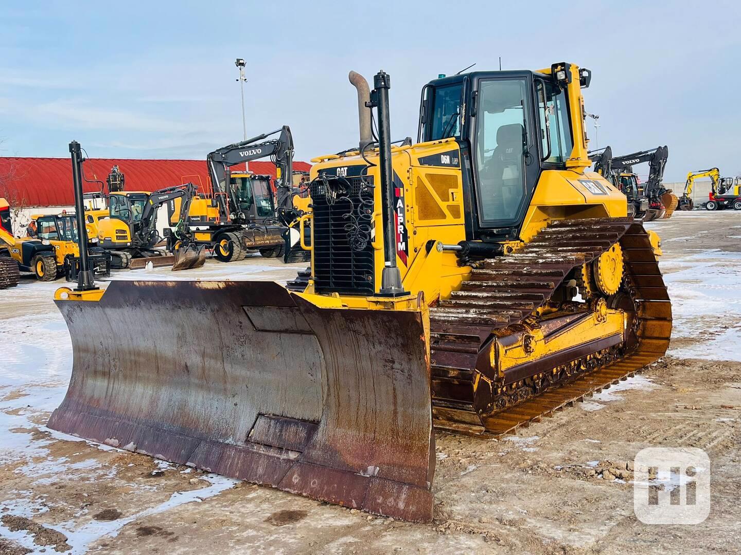 Buldozer Caterpillar D6N LGP (Možnost leasingu) - foto 1