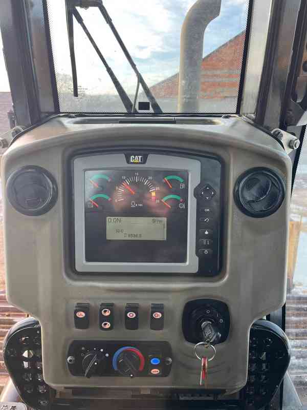 Buldozer Caterpillar D6N LGP (Možnost leasingu) - foto 13